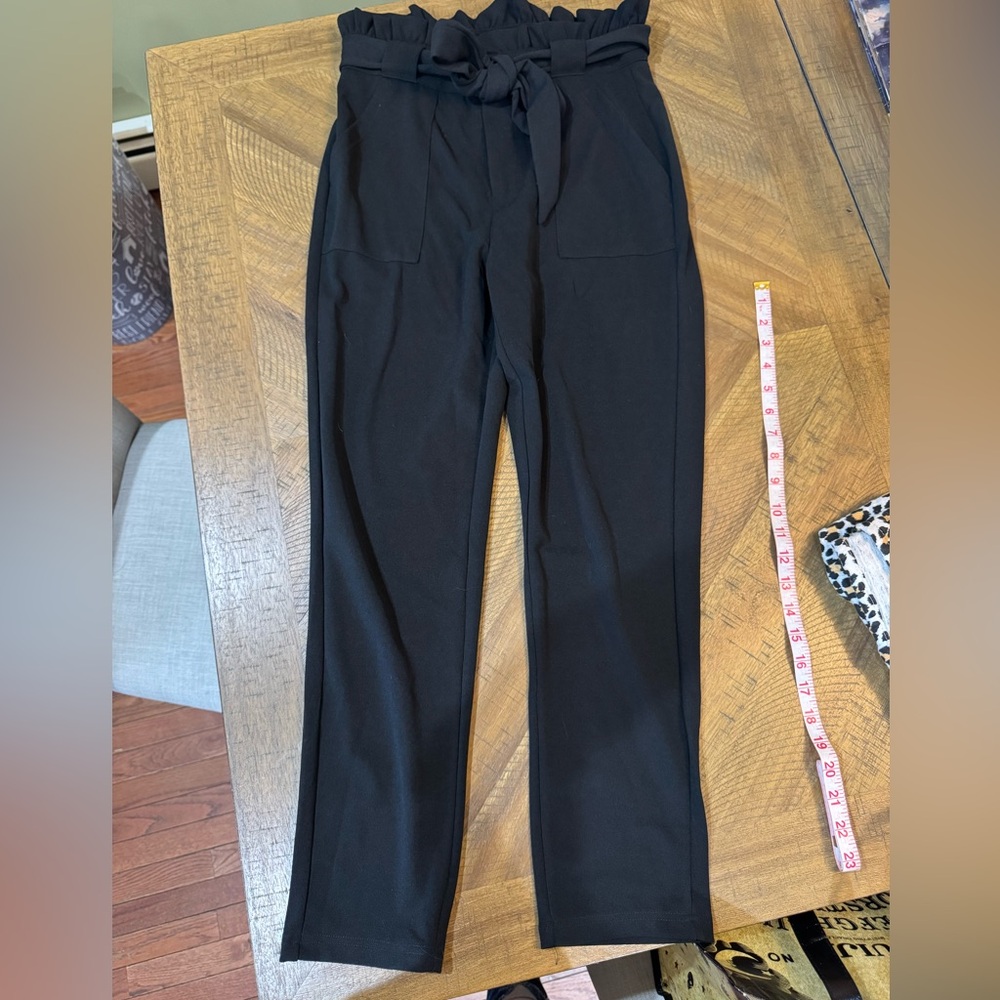 SHEIN Black Ankle Paper Bag Pants with Pockets Featuring Belt With Bow Detail - Picture 5 of 10